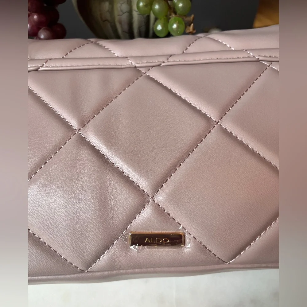 Aldo Muted Pink Quilted Chain Strap Crossbody Bag w/Lovely Gold Hardware (NWT) - Picture 3 of 12